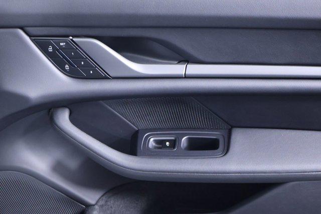 2025 Porsche Taycan RWD