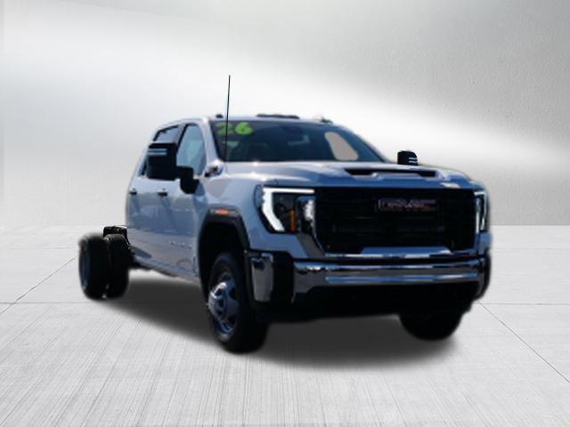 2026 GMC Sierra 3500HD Crew Cab, Long Bed, Pro Dual Rear Wheel, 4WD