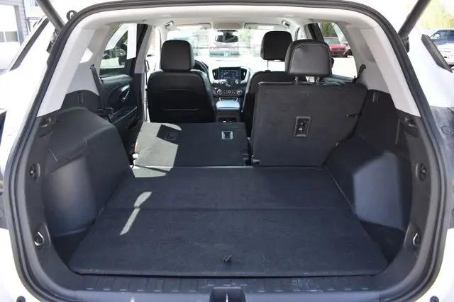 2024 GMC Terrain AWD SLT