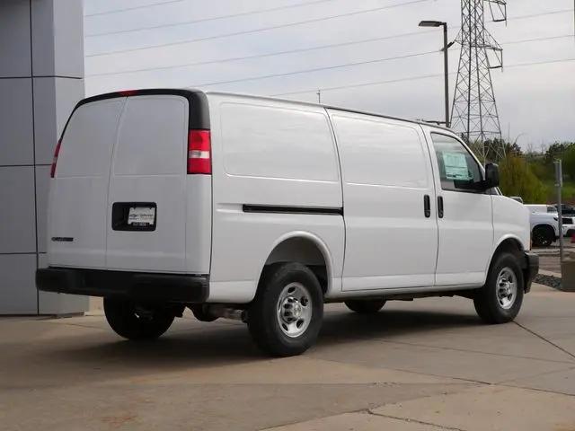 2026 Chevrolet Express Cargo Van 2500 Regular Wheelbase, WT, RWD