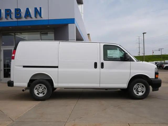 2026 Chevrolet Express Cargo Van 2500 Regular Wheelbase, WT, RWD