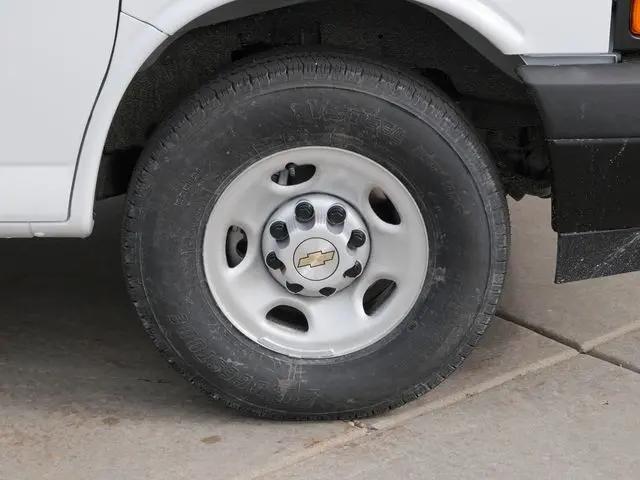 2026 Chevrolet Express Cargo Van 2500 Regular Wheelbase, WT, RWD