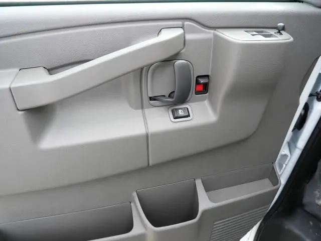 2026 Chevrolet Express Cargo Van 2500 Regular Wheelbase, WT, RWD