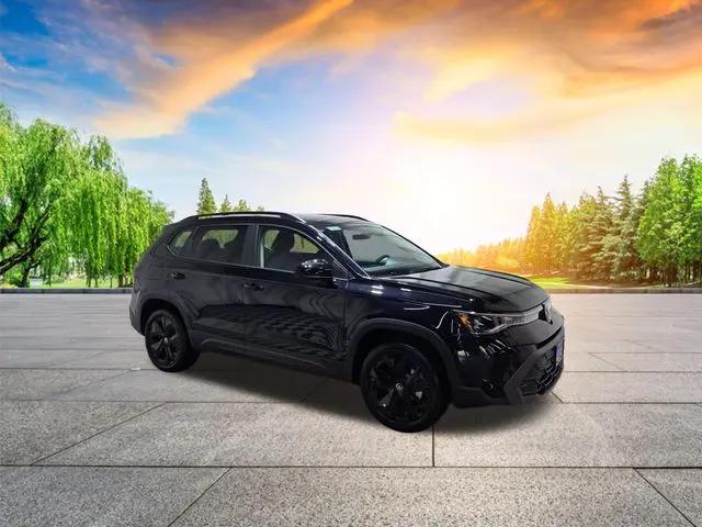 2026 Volkswagen Taos SE Black