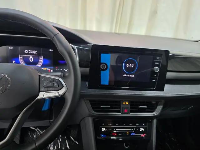 2026 Volkswagen Taos SE Black