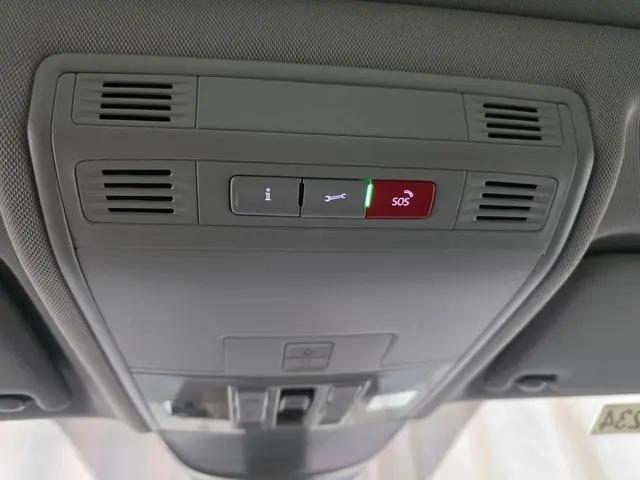 2026 Volkswagen Taos SE Black