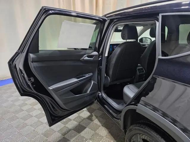 2026 Volkswagen Taos SE Black