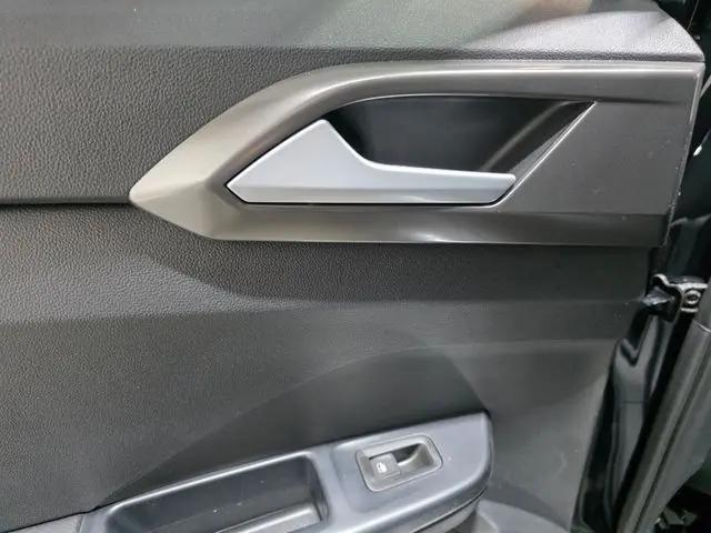 2026 Volkswagen Taos SE Black
