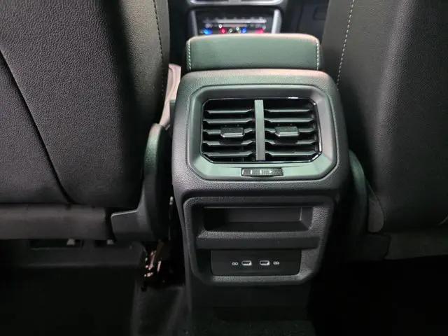 2026 Volkswagen Taos SE Black