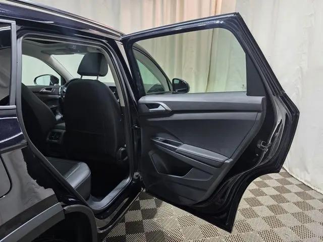 2026 Volkswagen Taos SE Black