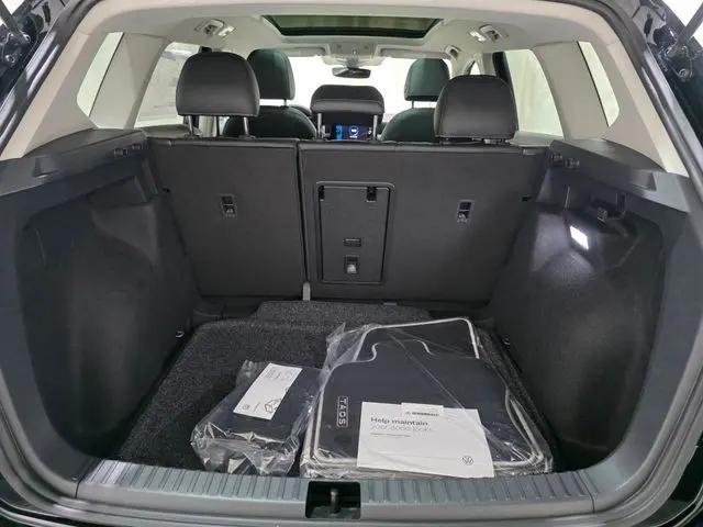 2026 Volkswagen Taos SE Black