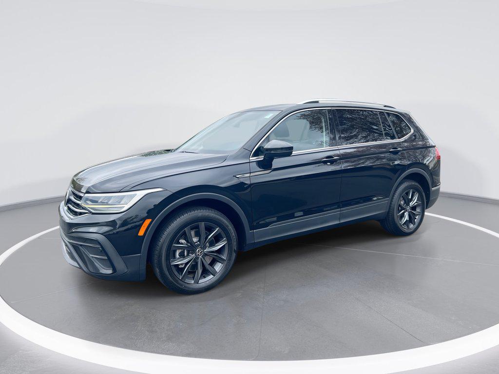 Deep Black Pearl 2022 Volkswagen Tiguan SUV / Crossover All-Wheel Drive Automatic