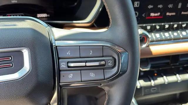 2023 GMC Canyon 4WD Crew Cab Short Box AT4