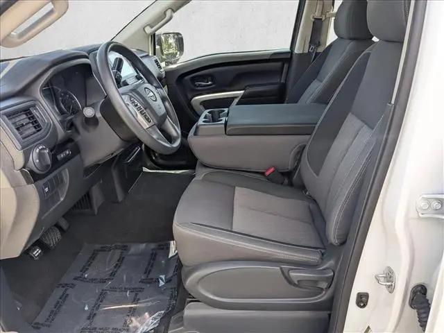 2024 Nissan Titan Crew Cab SV 4x4