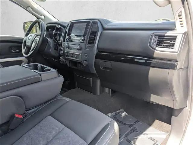 2024 Nissan Titan Crew Cab SV 4x4