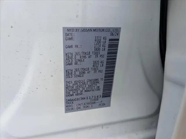 2024 Nissan Titan Crew Cab SV 4x4