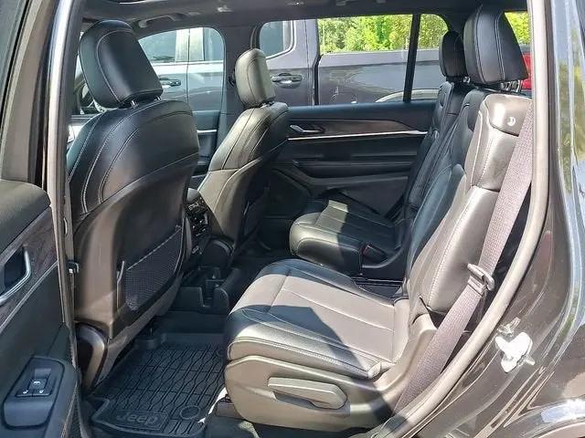 2025 Jeep Grand Cherokee L Limited 4x4