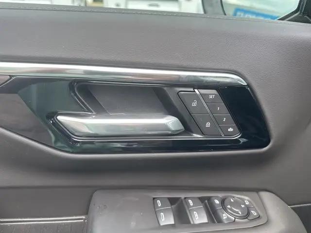 2026 Chevrolet Suburban LT, 4WD
