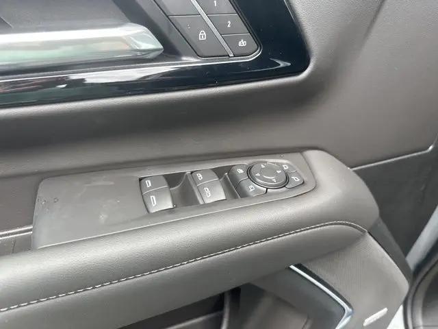 2026 Chevrolet Suburban LT, 4WD