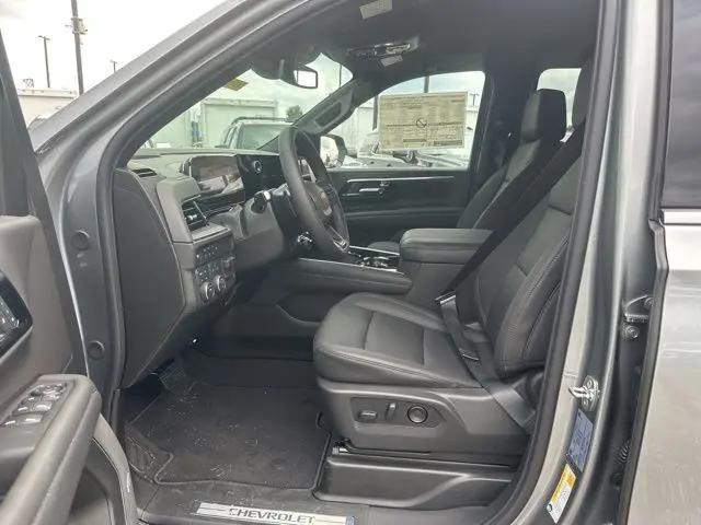 2026 Chevrolet Suburban LT, 4WD