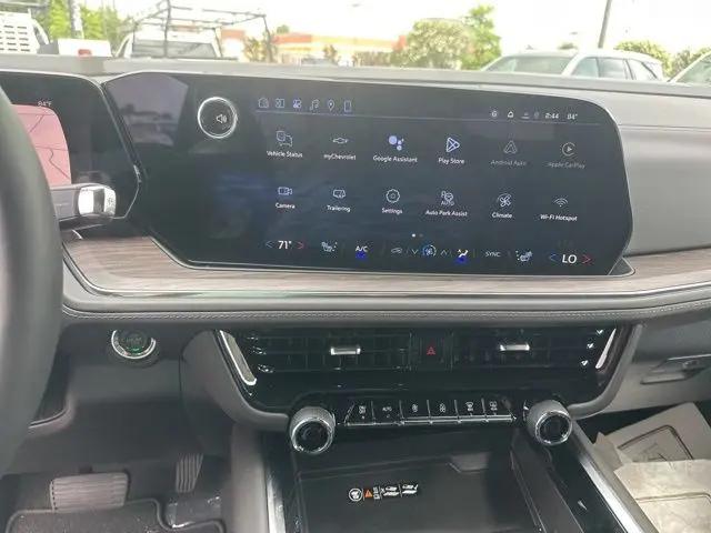 2026 Chevrolet Suburban LT, 4WD
