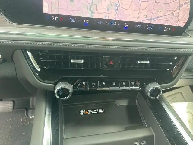 2026 Chevrolet Suburban LT, 4WD