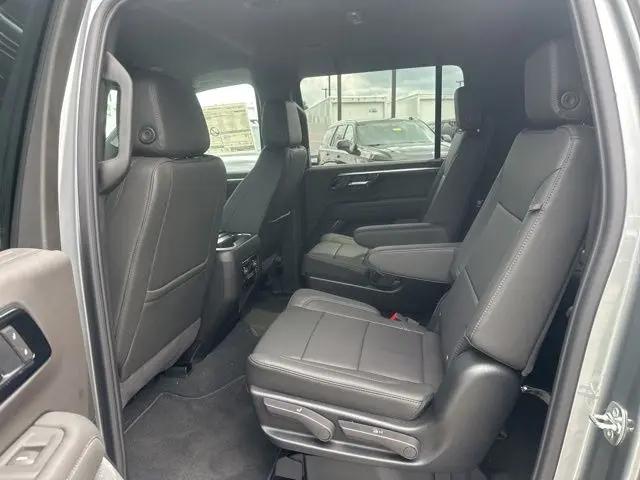 2026 Chevrolet Suburban LT, 4WD