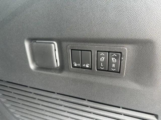 2026 Chevrolet Suburban LT, 4WD