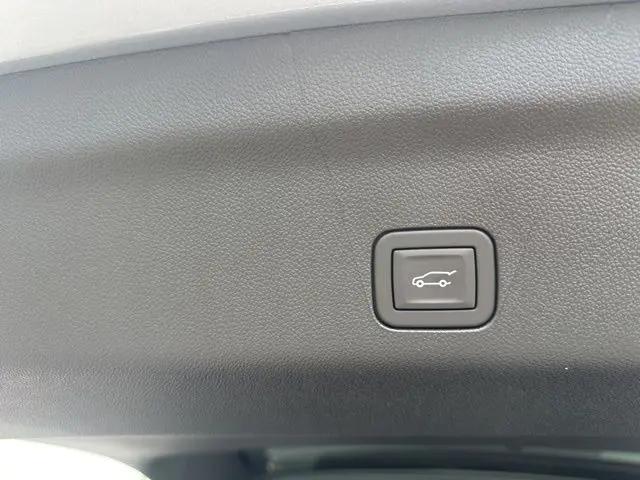 2026 Chevrolet Suburban LT, 4WD