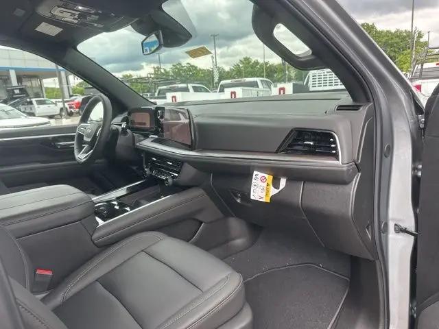 2026 Chevrolet Suburban LT, 4WD