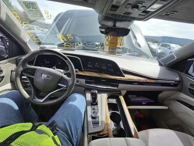 2023 Cadillac Escalade ESV 4WD Premium Luxury Platinum