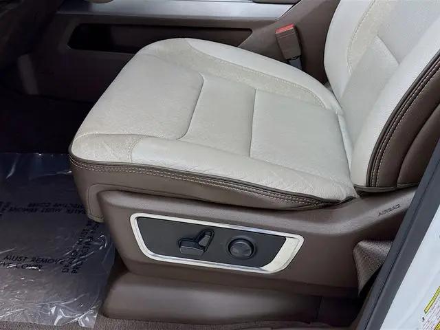 2025 Ram 1500 Laramie Crew Cab 4x4 5'7" Box