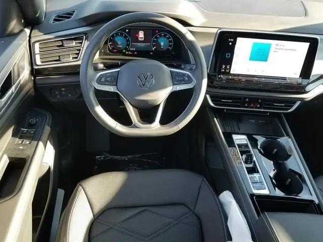 2026 Volkswagen Atlas Cross Sport SE with Technology