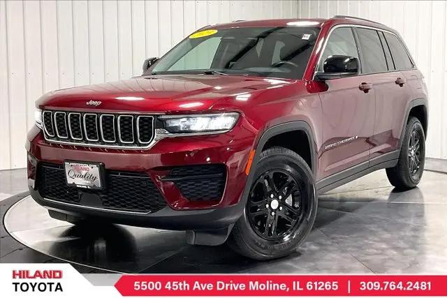 2023 Jeep Grand Cherokee Laredo 4x4 for sale in Moline, IL