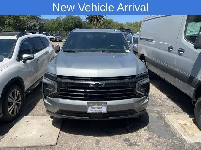 2025 Chevrolet Suburban 4WD RST