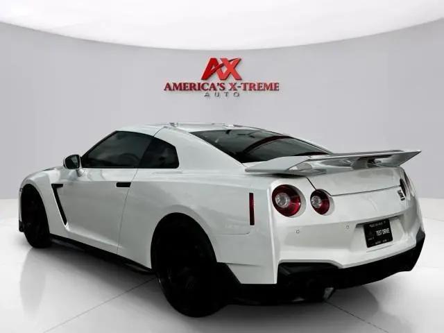 2024 Nissan GT-R T-spec Dual-clutch 6-Speed Transmission