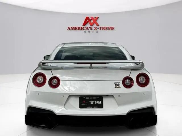 2024 Nissan GT-R T-spec Dual-clutch 6-Speed Transmission