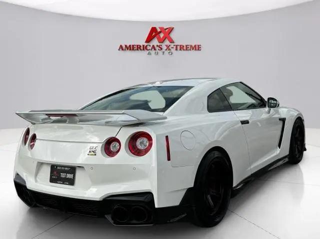 2024 Nissan GT-R T-spec Dual-clutch 6-Speed Transmission