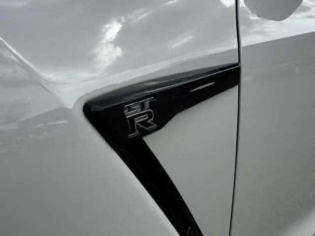 2024 Nissan GT-R T-spec Dual-clutch 6-Speed Transmission