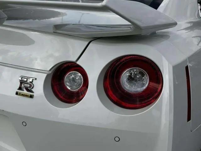 2024 Nissan GT-R T-spec Dual-clutch 6-Speed Transmission