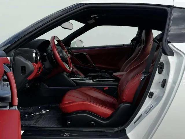 2024 Nissan GT-R T-spec Dual-clutch 6-Speed Transmission
