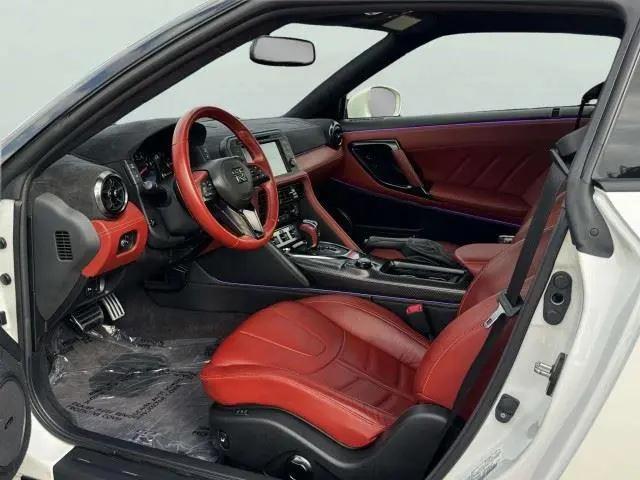 2024 Nissan GT-R T-spec Dual-clutch 6-Speed Transmission