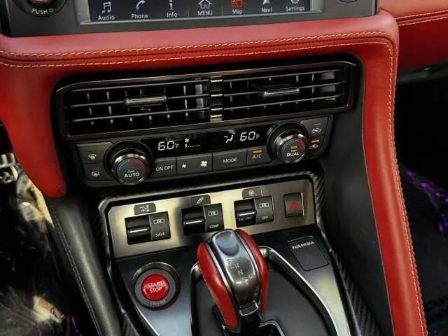 2024 Nissan GT-R T-spec Dual-clutch 6-Speed Transmission