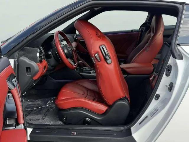 2024 Nissan GT-R T-spec Dual-clutch 6-Speed Transmission