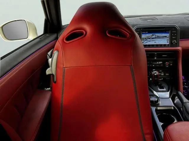 2024 Nissan GT-R T-spec Dual-clutch 6-Speed Transmission