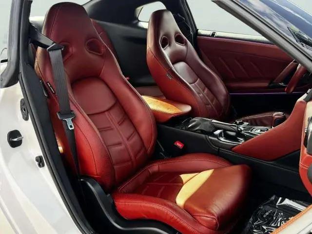 2024 Nissan GT-R T-spec Dual-clutch 6-Speed Transmission