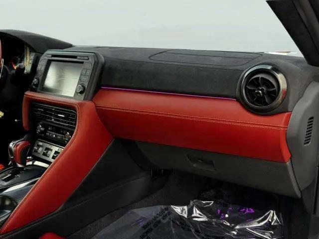 2024 Nissan GT-R T-spec Dual-clutch 6-Speed Transmission