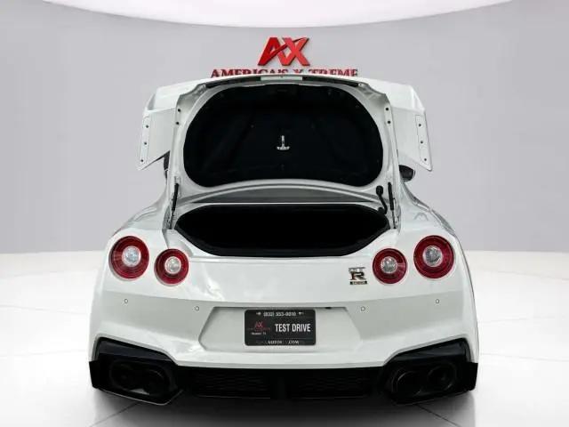 2024 Nissan GT-R T-spec Dual-clutch 6-Speed Transmission