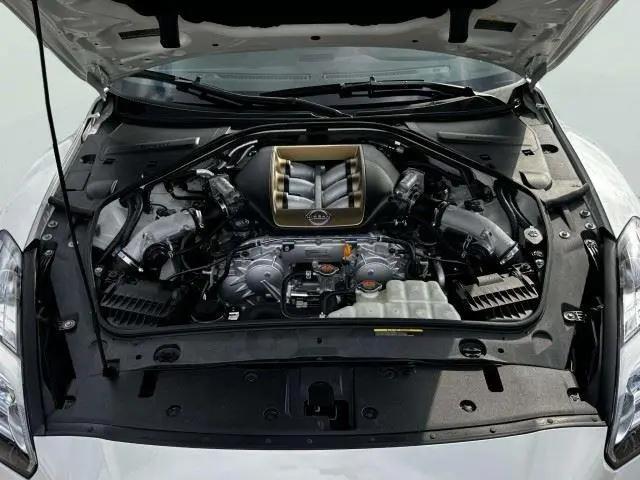 2024 Nissan GT-R T-spec Dual-clutch 6-Speed Transmission