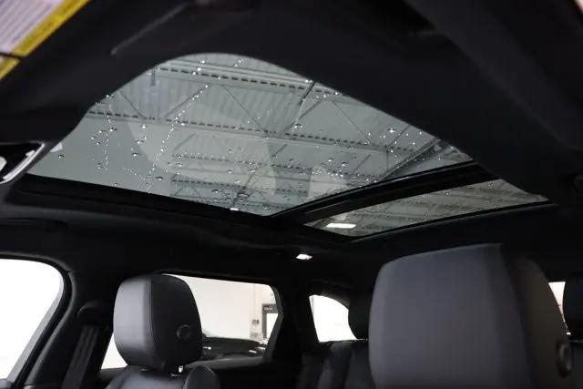 2026 Land Rover Range Rover Velar P250 Dynamic SE